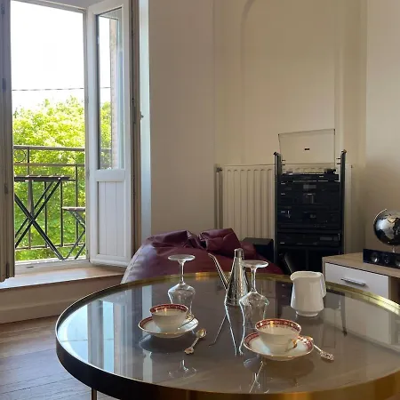 De Tom Apartment